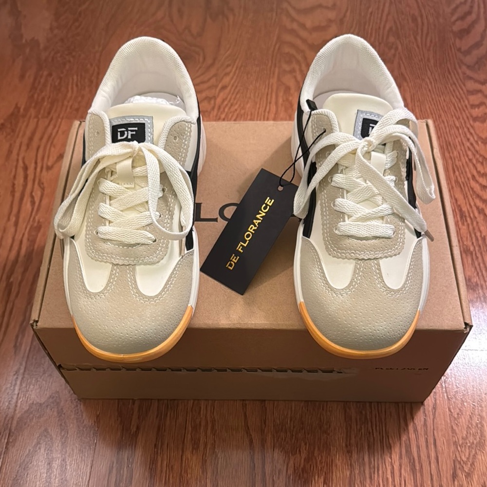 De Florence Cloudea White and Black Women’s Sneakers